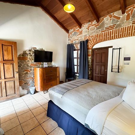 Hotel Cacique Real Antigua Exteriör bild