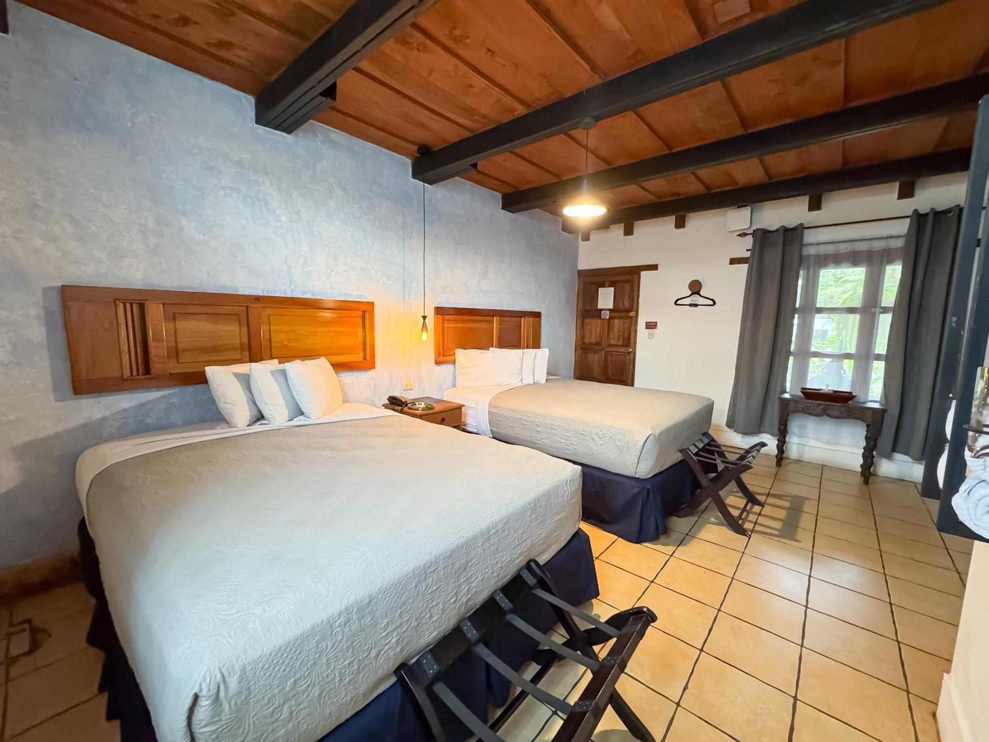 Hotel Cacique Real Antigua Exteriör bild