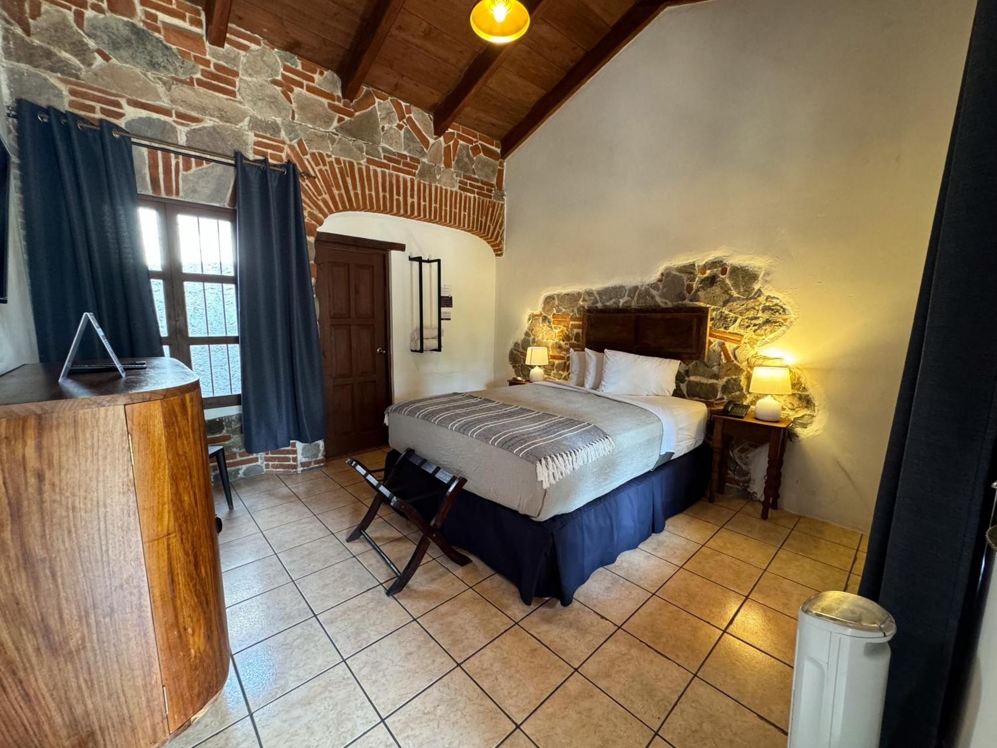 Hotel Cacique Real Antigua Exteriör bild